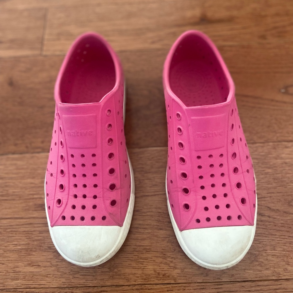 Native Girl’s Pink Slip-On Shoes